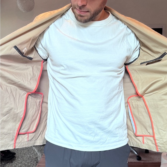 Blazer - Picture 4 of 4